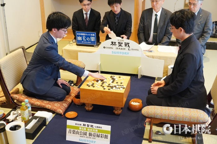 C7娱乐-棋圣挑战赛芝野虎丸攻下天王山 新的日本第一人呼之欲出|藤泽秀行|小林光一|井山裕太|山下敬吾|一力辽_新浪体育_新浪新闻